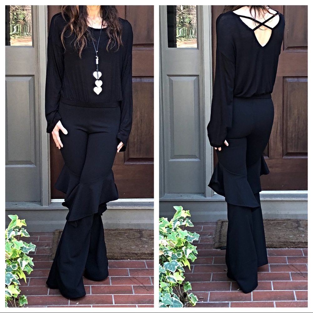 ♦️LAST ONE SALE♦️Black flair leg ruffle trim pants - Picture 4 of 8